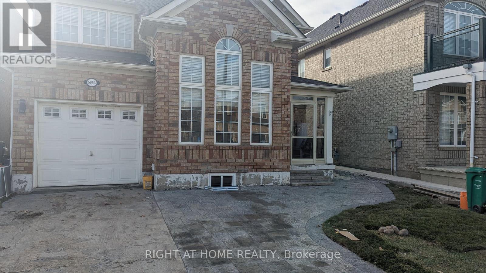 Basement Unit - 5654 Churchill Meadows Boulevard Property Photo 1