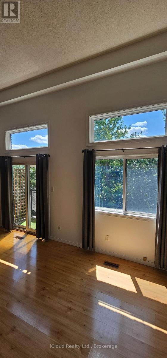 36 - 36 Dawson Crescent Property Photo 4