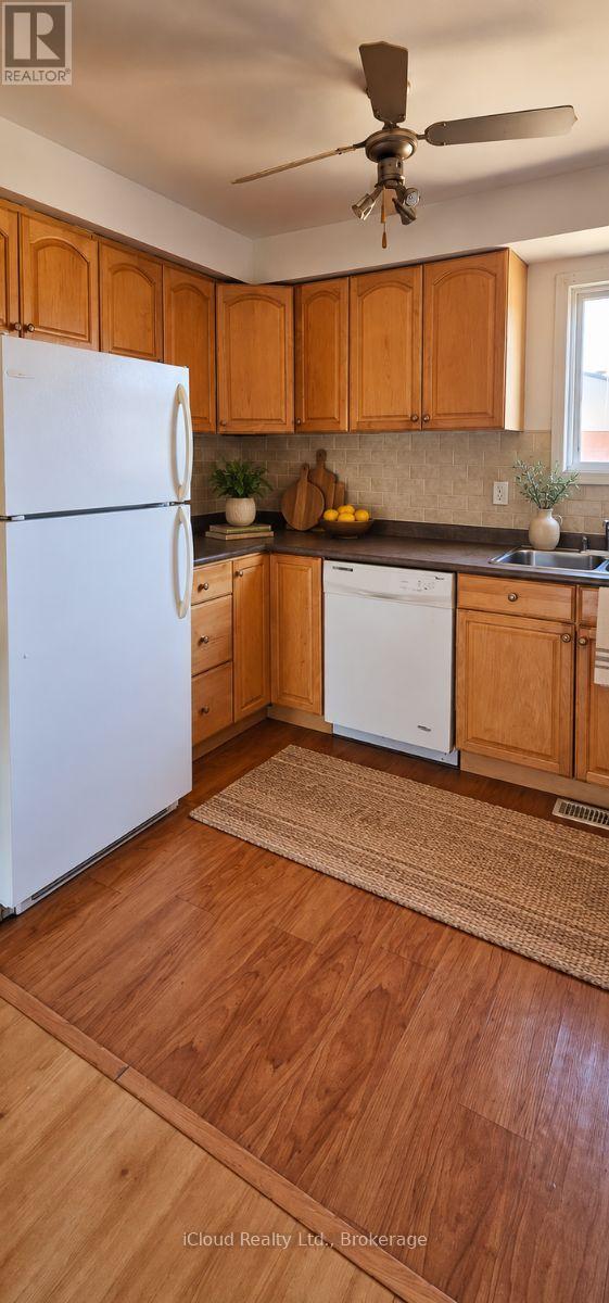 36 - 36 Dawson Crescent Property Photo 10