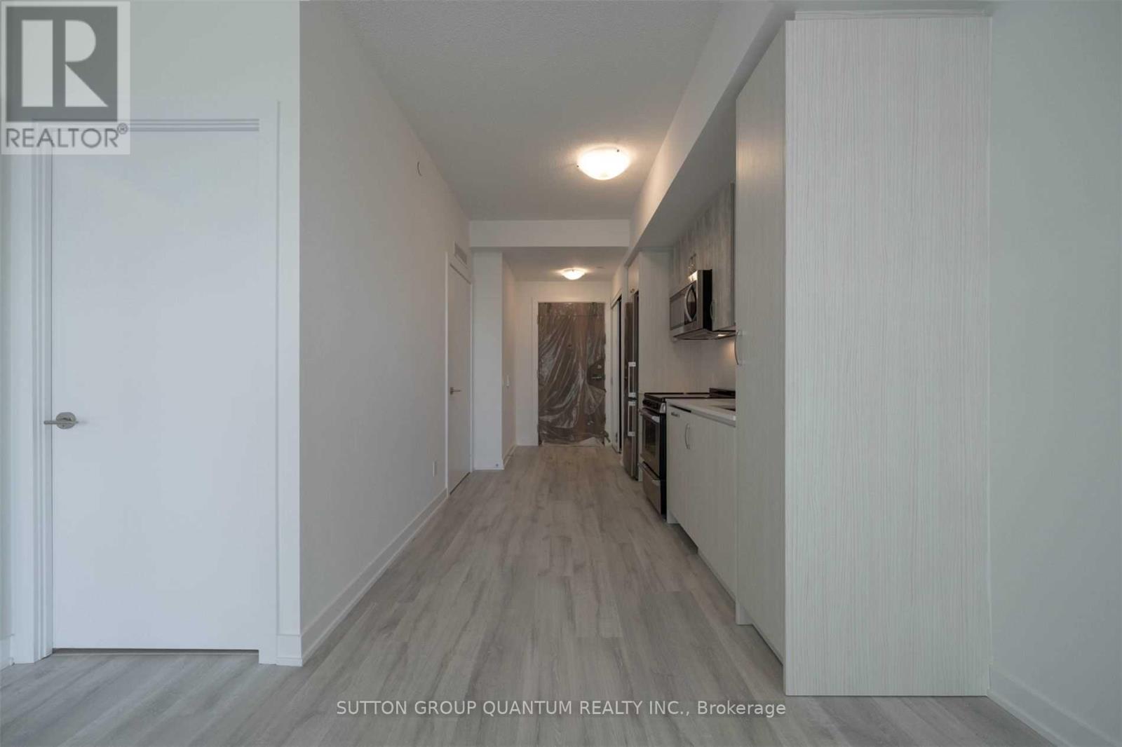 1026 - 251 Manitoba Street Property Photo 3