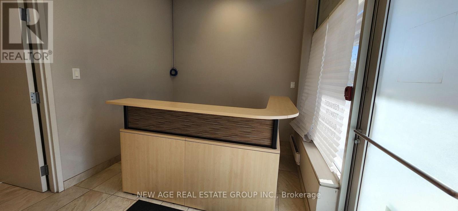 106 - 1065 Canadian Place Property Photo 4