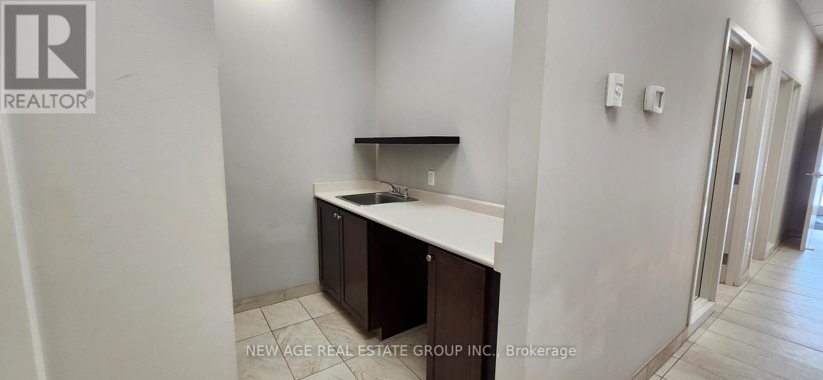 106 - 1065 Canadian Place Property Photo 14