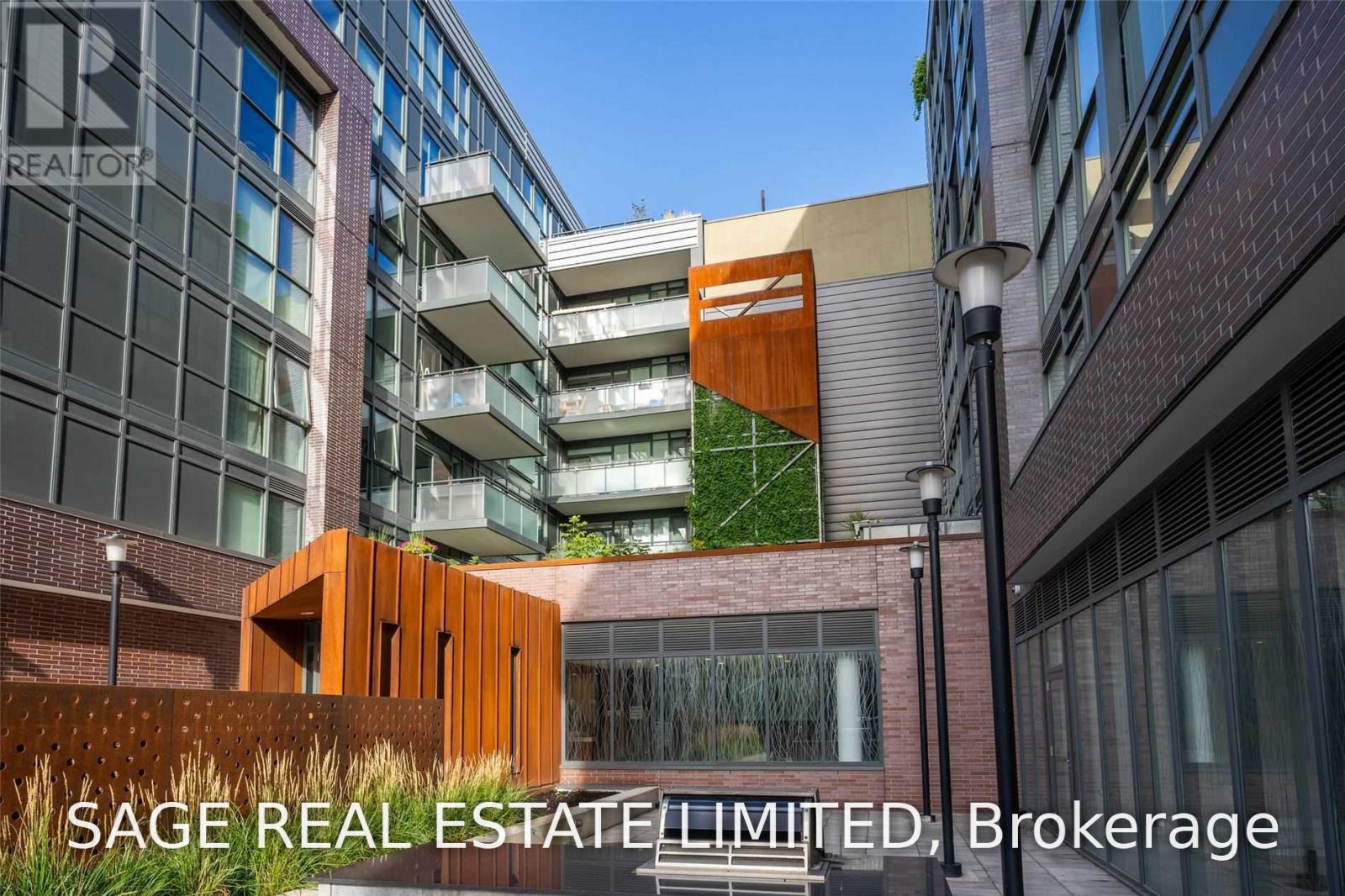 720 - 38 HOWARD PARK AVENUE Property Photo 1