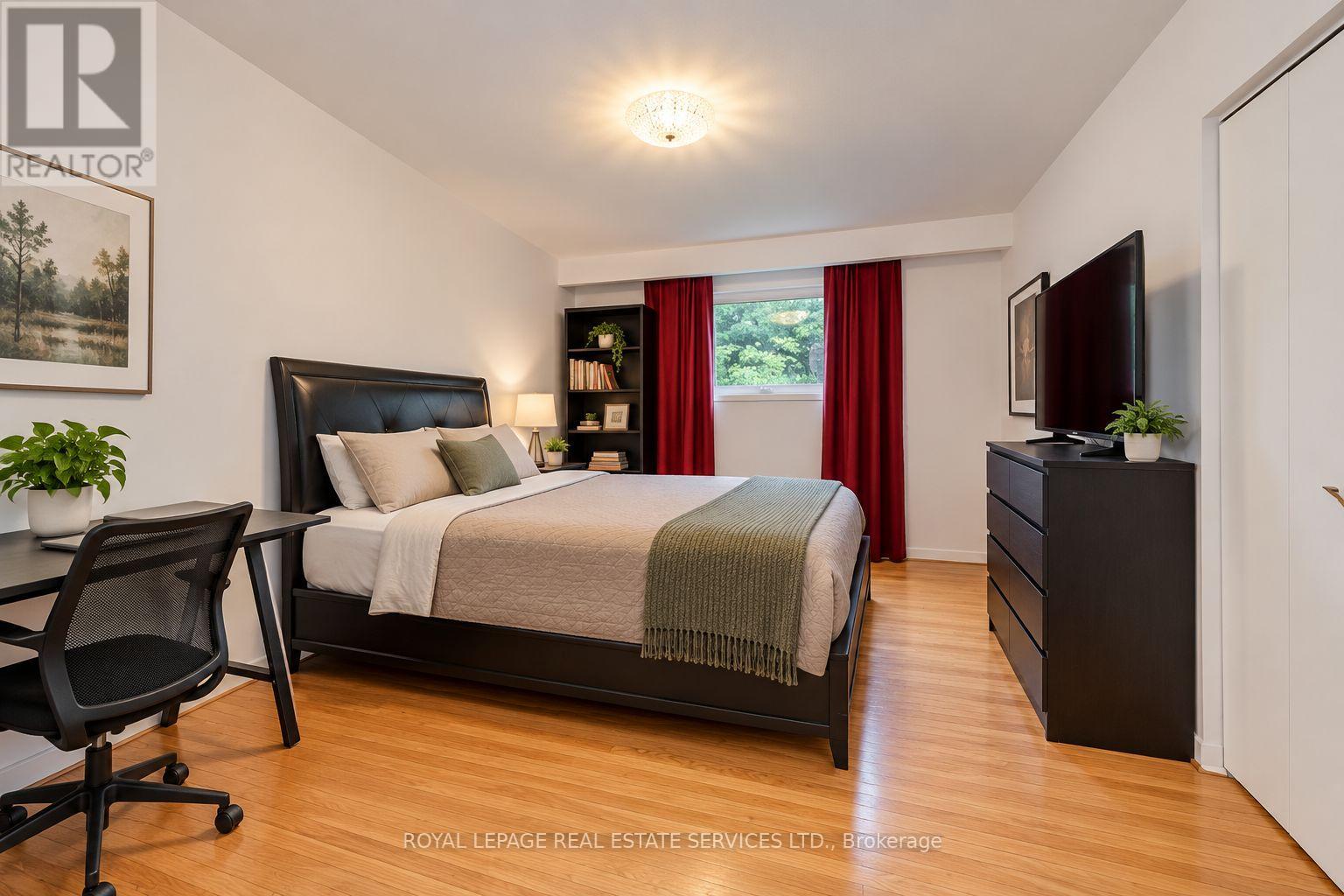 130 Solingate Drive Property Photo 20