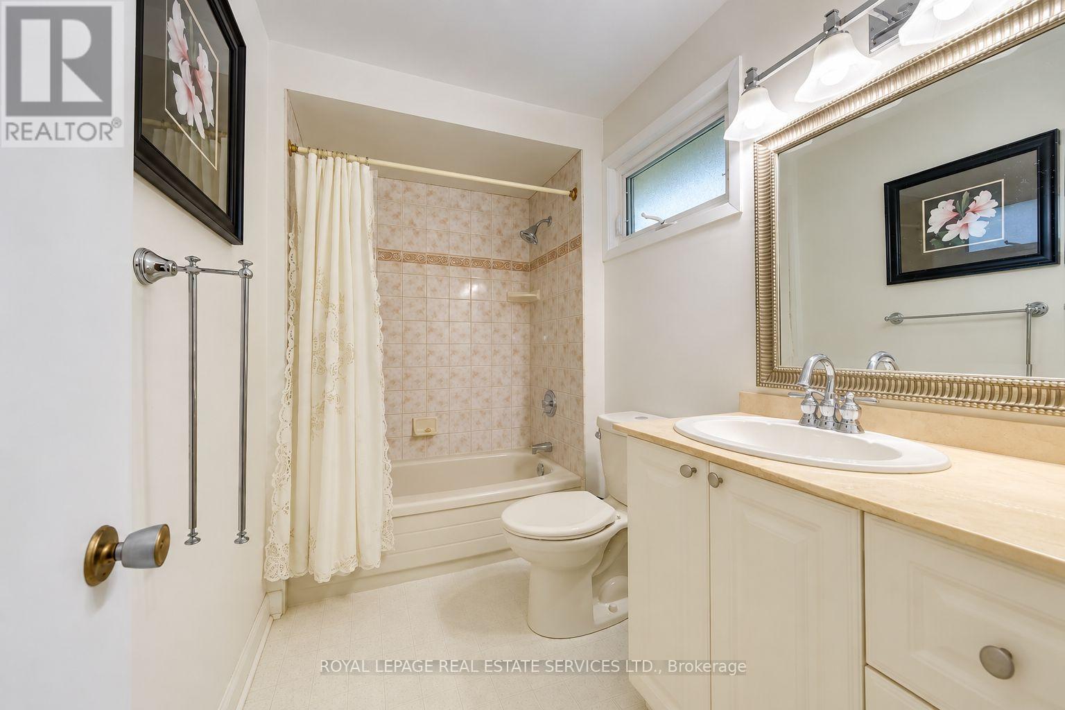 130 Solingate Drive Property Photo 27