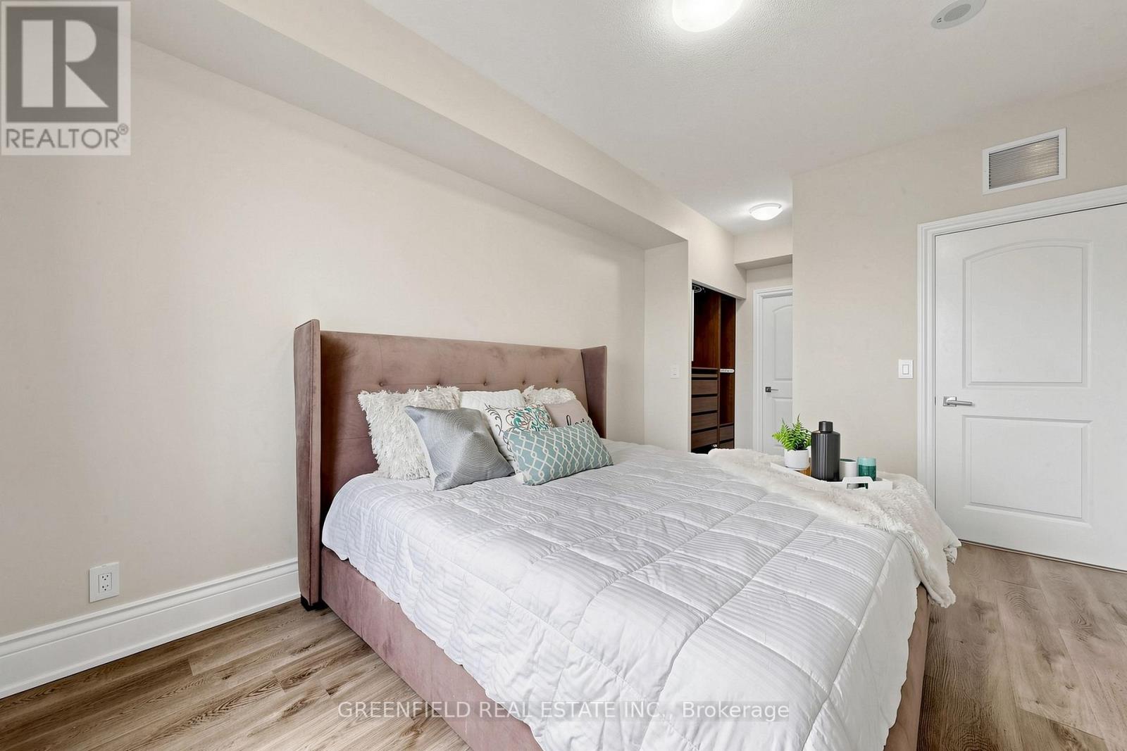 Lph2 - 55 De Boers Drive Property Photo 17