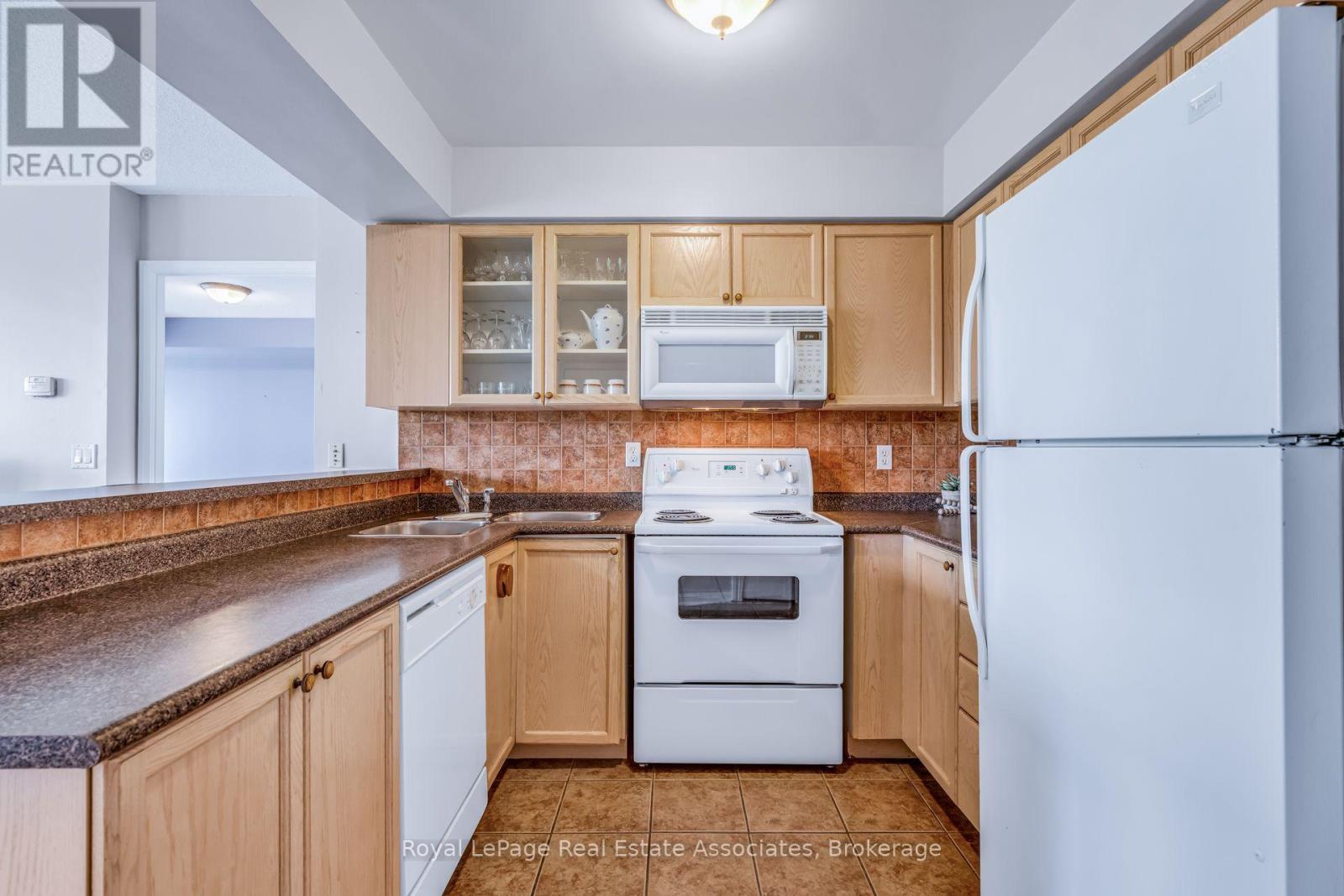 208 - 1140 Parkwest Place Property Photo 16