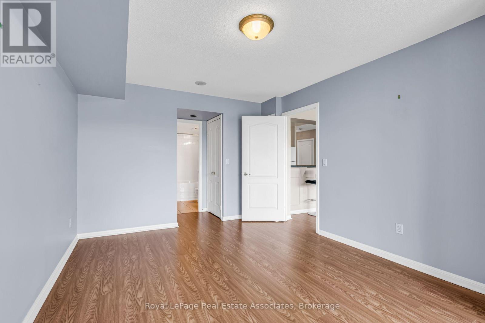 208 - 1140 Parkwest Place Property Photo 23