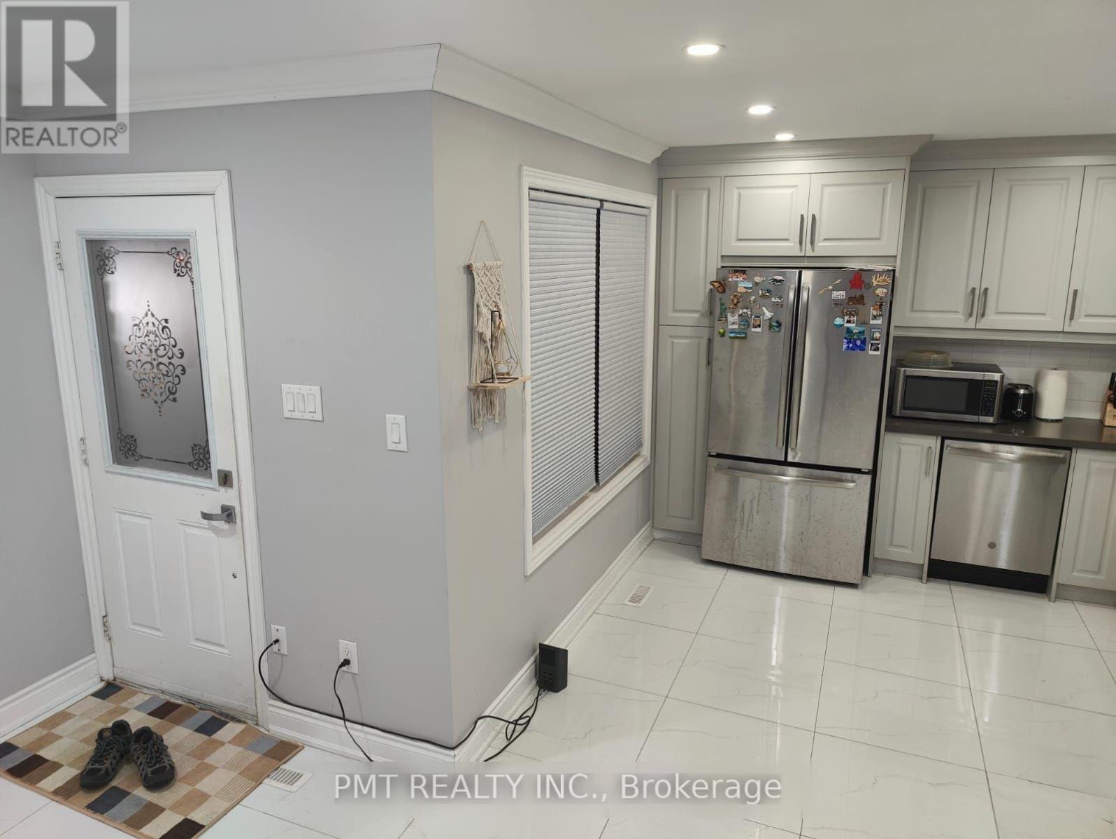 73 Greene Drive Property Photo 2
