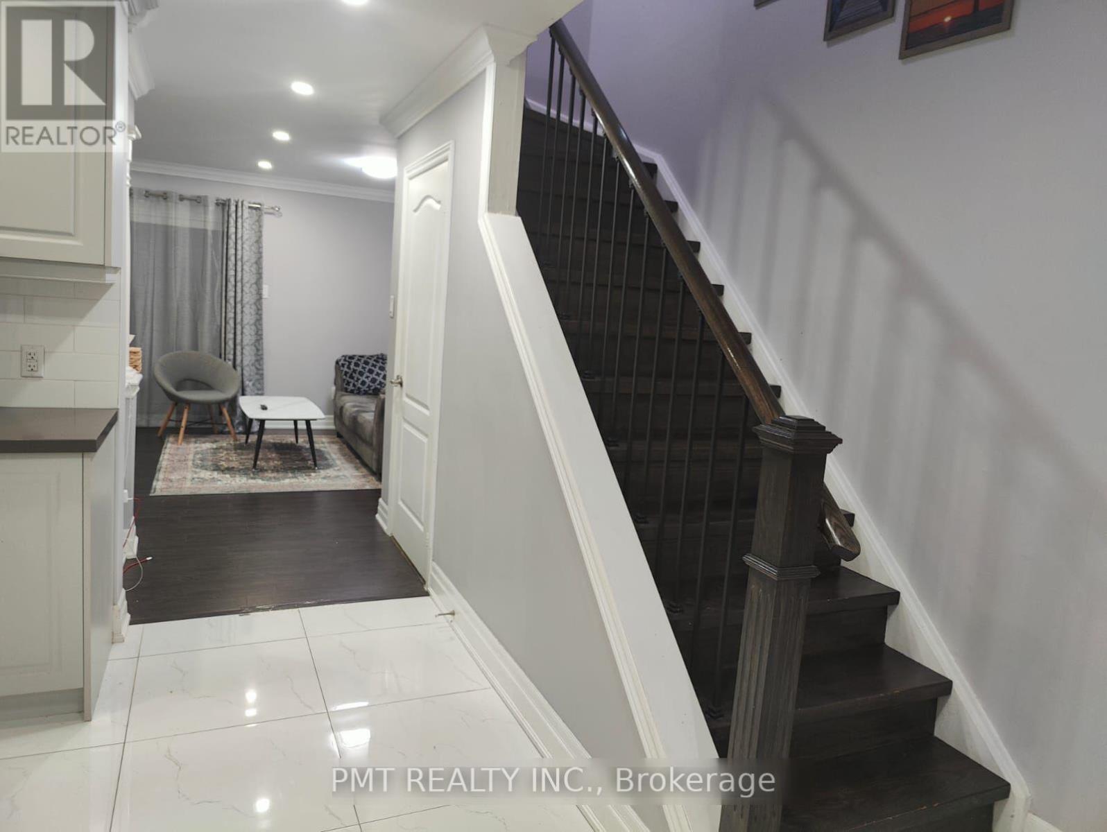 73 Greene Drive Property Photo 4