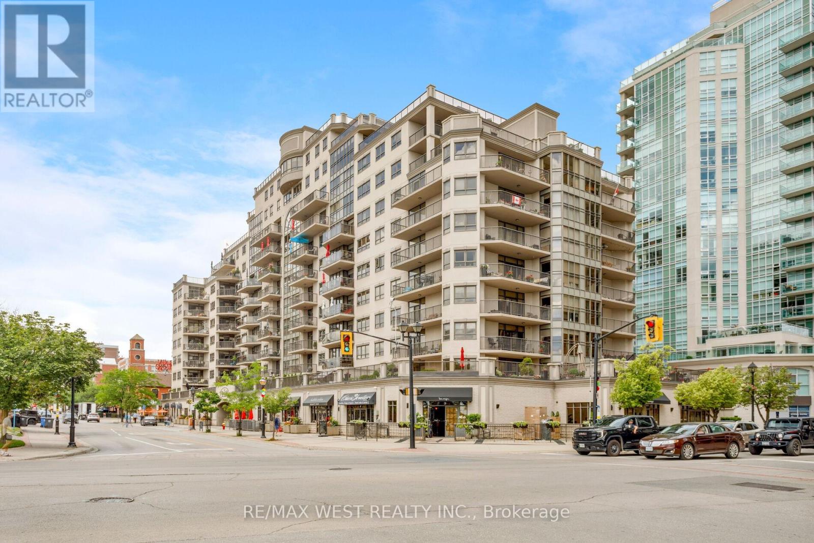 905 - 399 ELIZABETH STREET