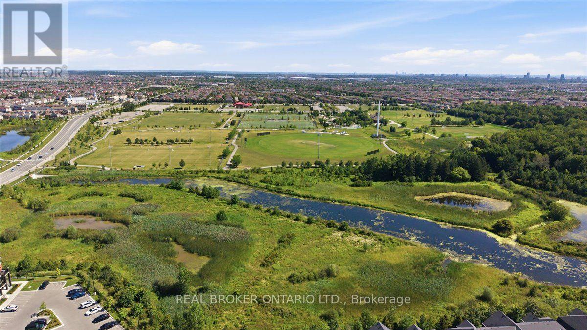 46 - 100 Dufay Road Property Photo 33