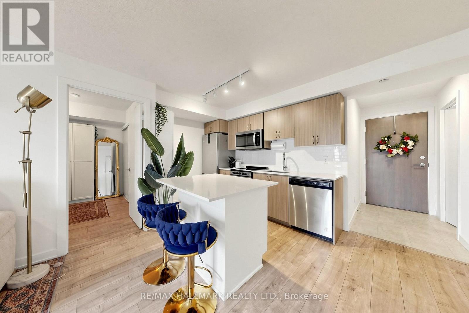 1207 - 10 Wilby Crescent Property Photo 7