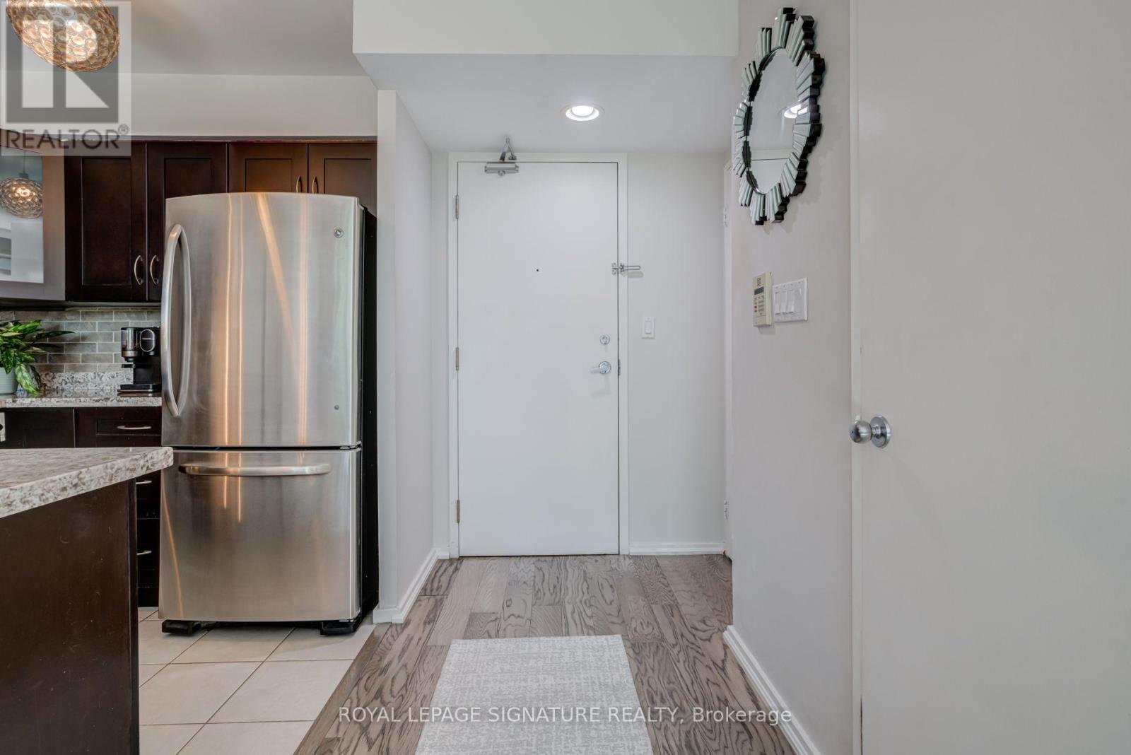 203 - 200 Manitoba Street Property Photo 10