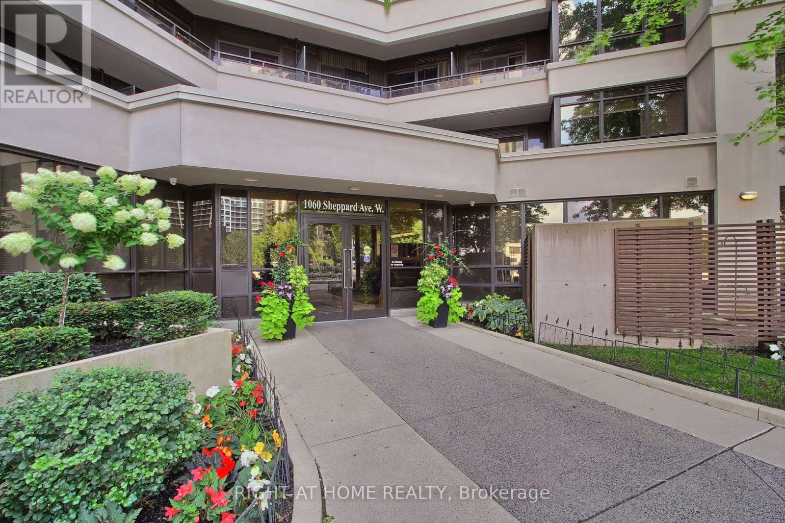 Ph04 - 1060 Sheppard Avenue W Property Photo 3