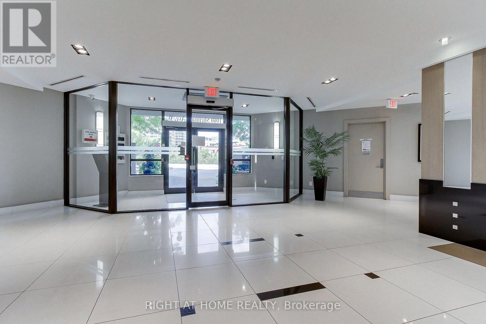 Ph04 - 1060 Sheppard Avenue W Property Photo 7