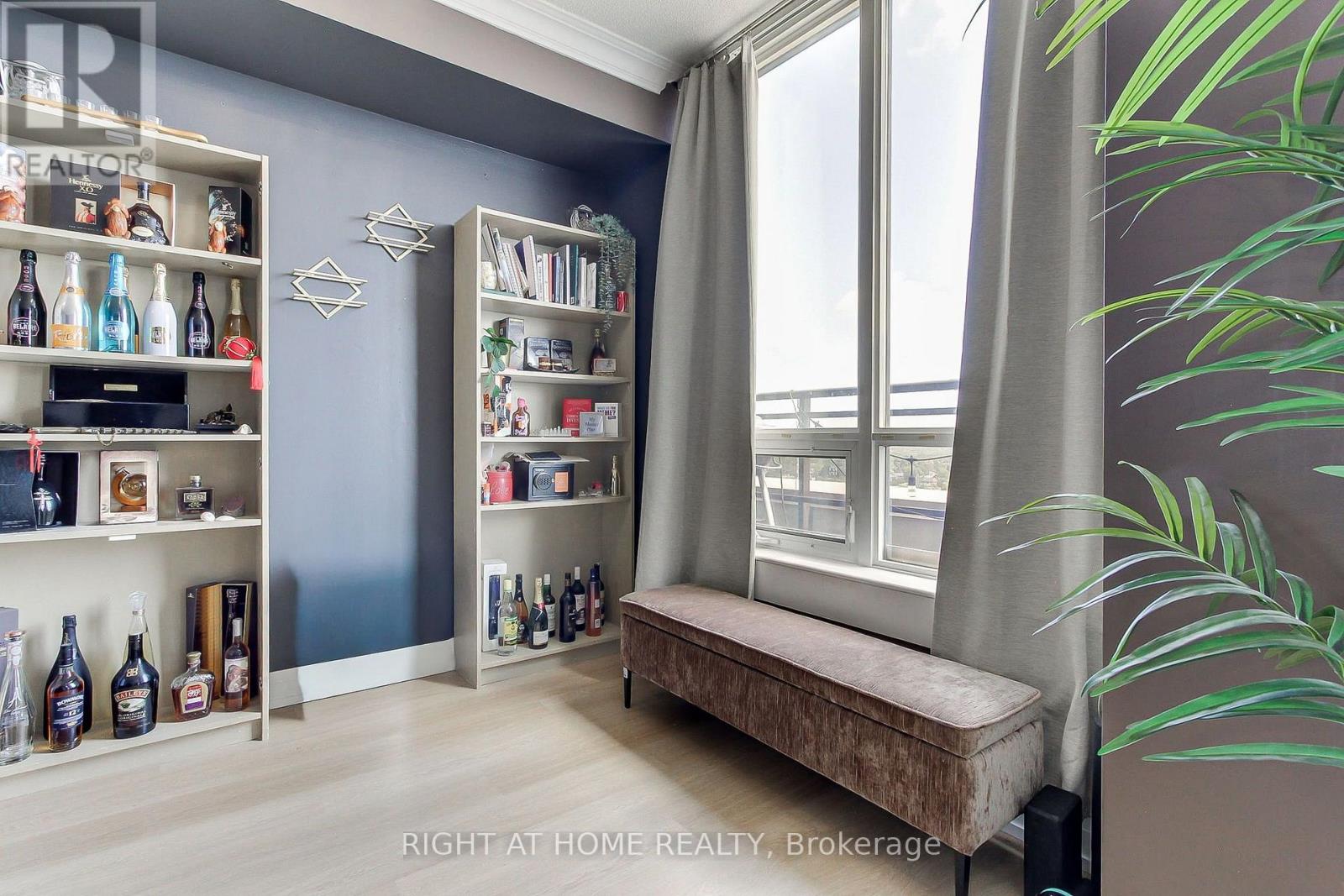 Ph04 - 1060 Sheppard Avenue W Property Photo 16