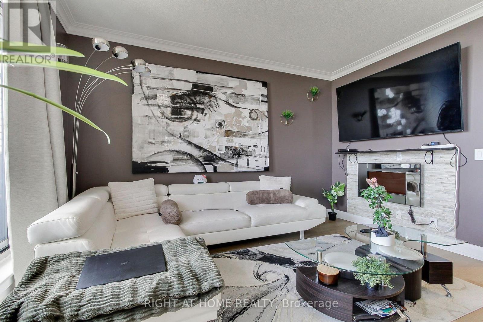 Ph04 - 1060 Sheppard Avenue W Property Photo 17