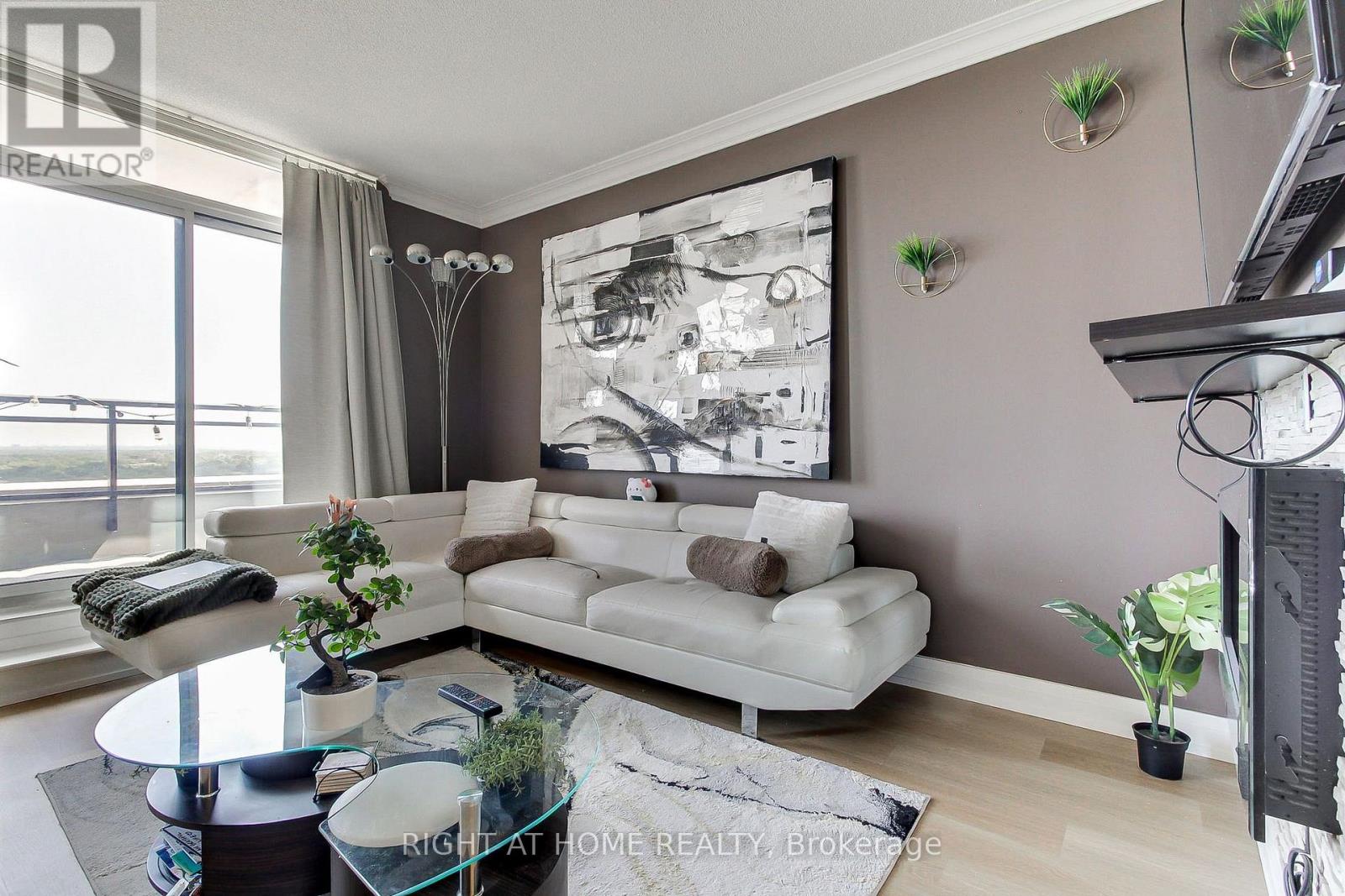 Ph04 - 1060 Sheppard Avenue W Property Photo 18