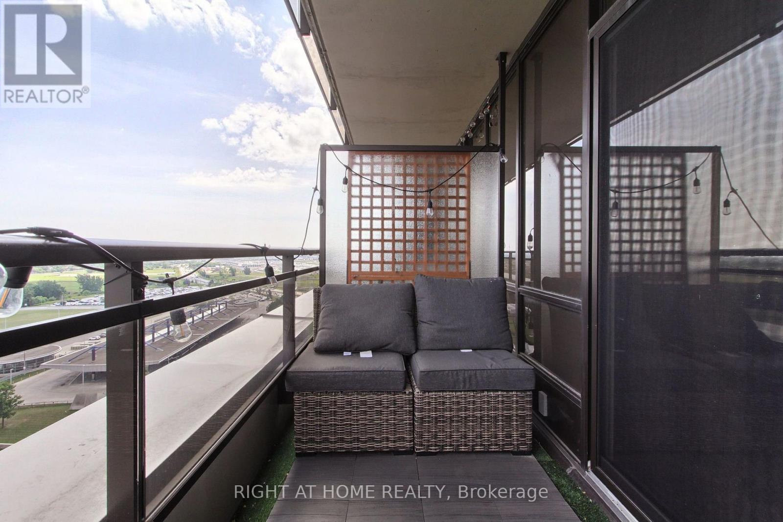 Ph04 - 1060 Sheppard Avenue W Property Photo 21