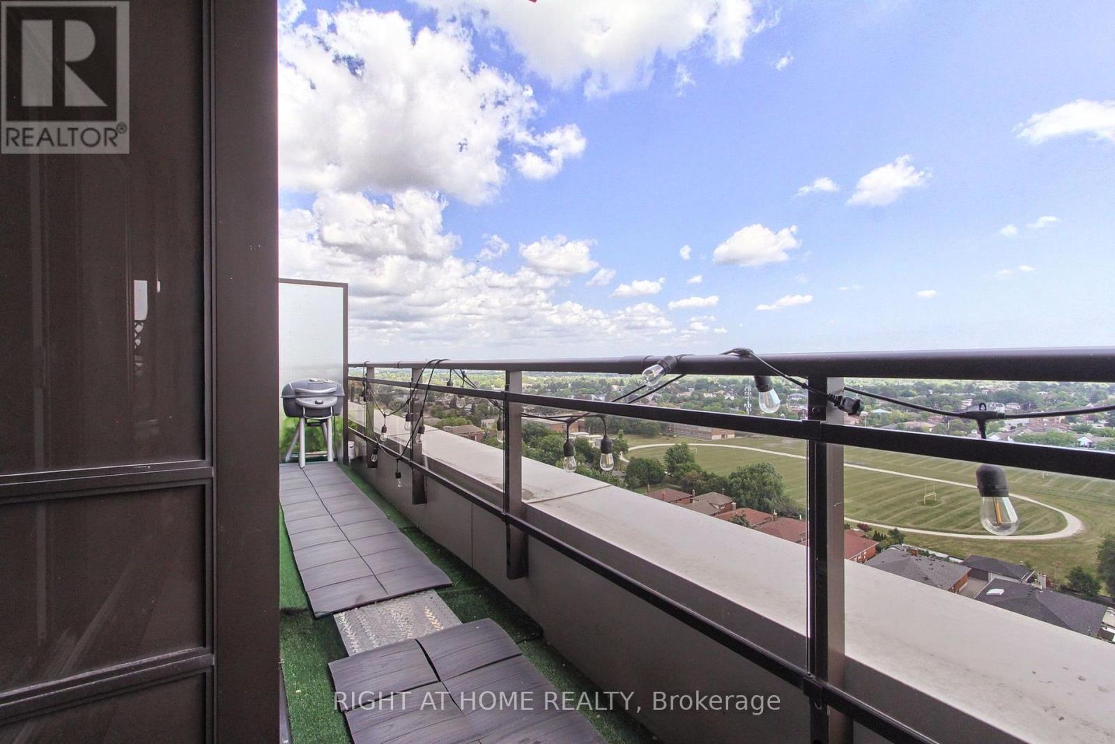 Ph04 - 1060 Sheppard Avenue W Property Photo 22