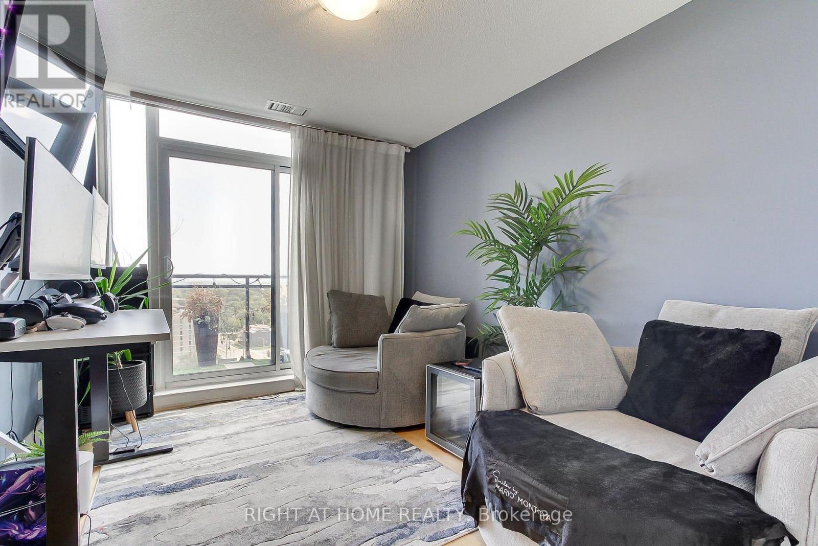 Ph04 - 1060 Sheppard Avenue W Property Photo 33