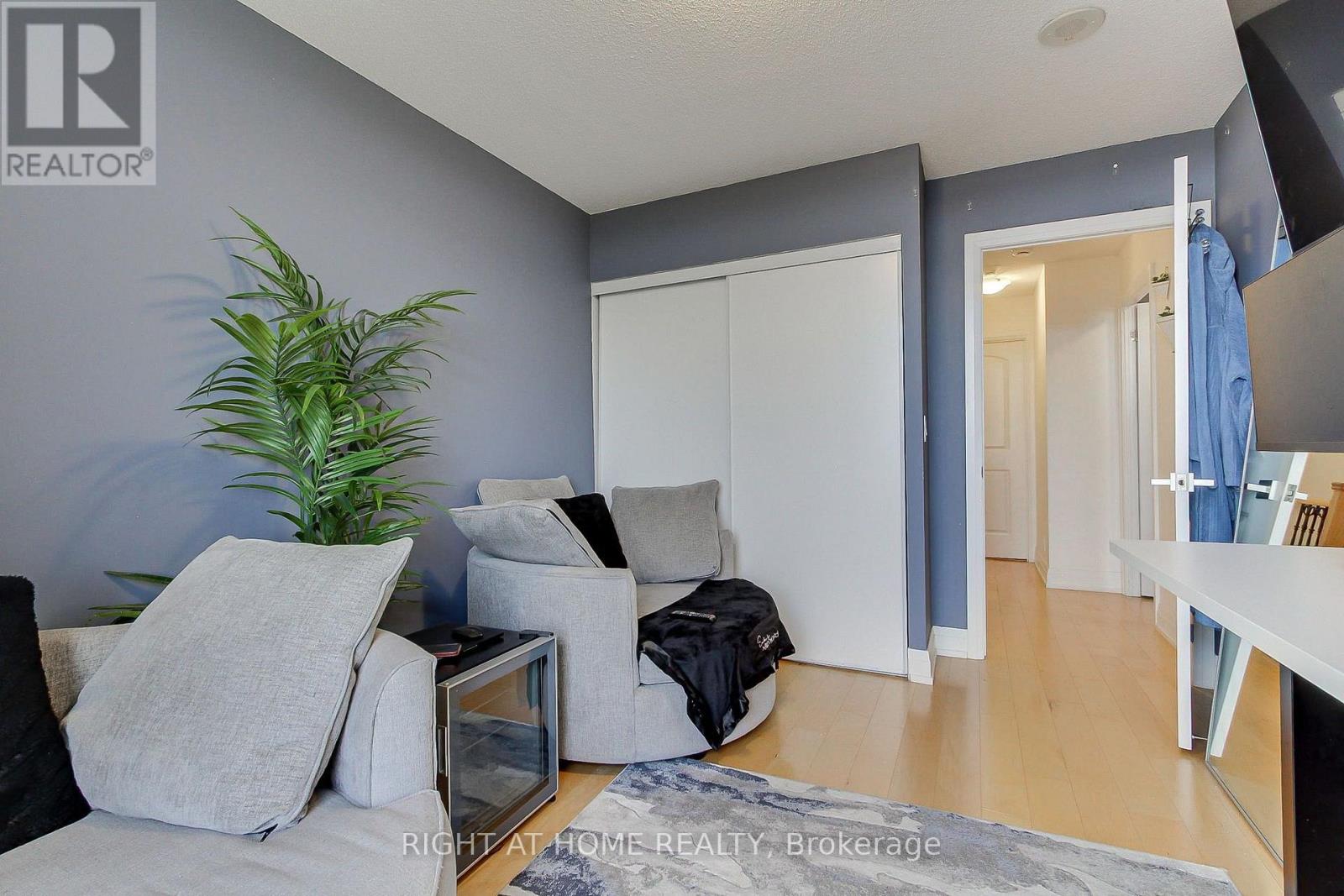 Ph04 - 1060 Sheppard Avenue W Property Photo 34