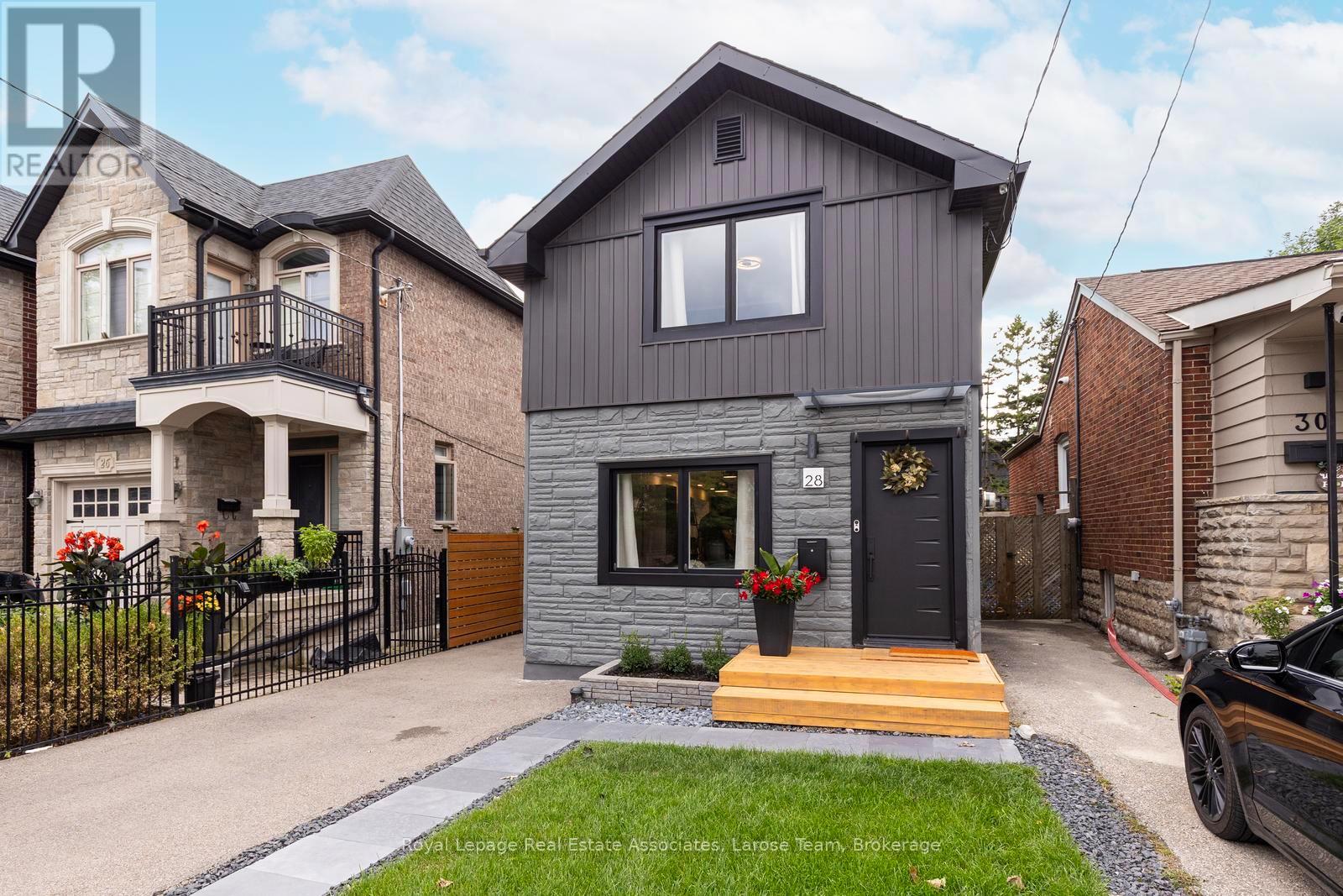 28 Thirtieth Street Property Photo 1