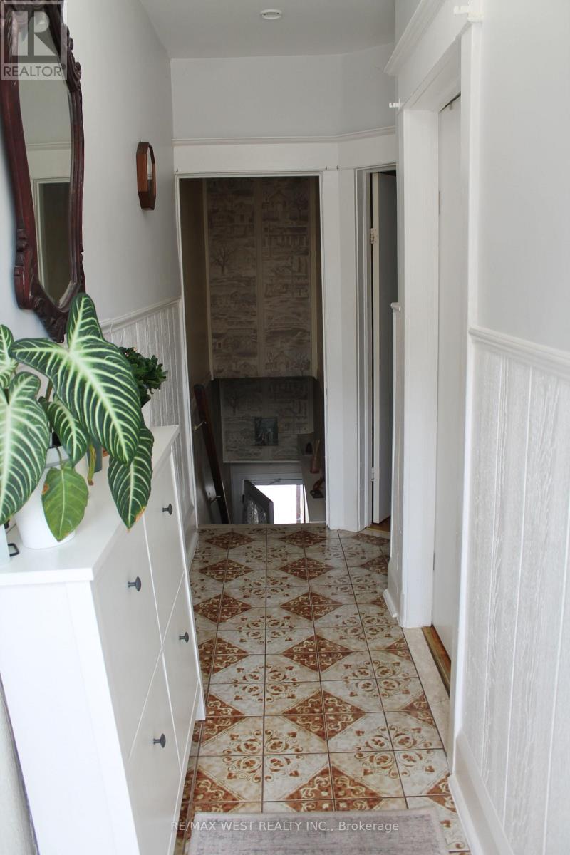 11a Woodcroft Crescent Property Photo 3