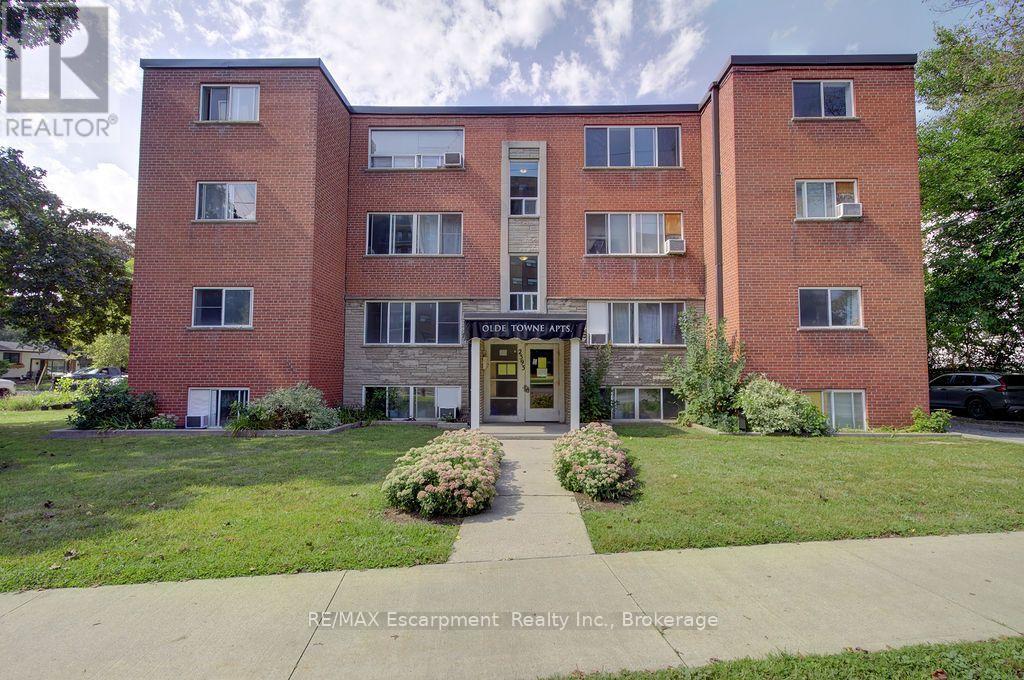 103 - 2393 New Street Property Photo 2