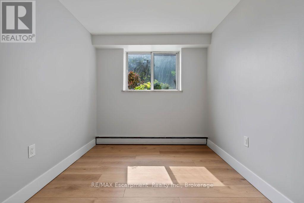 103 - 2393 New Street Property Photo 4