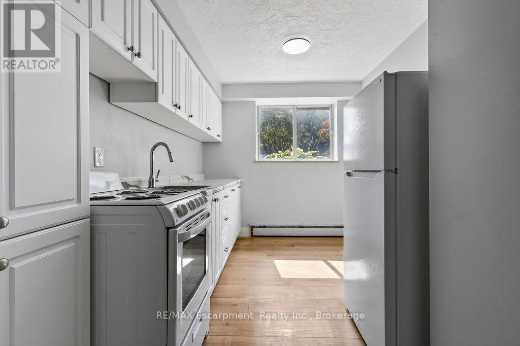 103 - 2393 New Street Property Photo 9