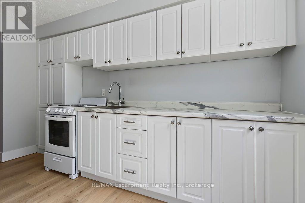 103 - 2393 New Street Property Photo 11