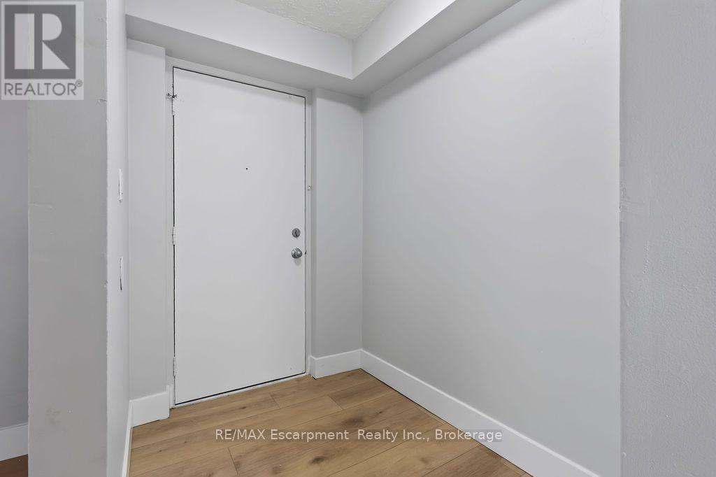 103 - 2393 New Street Property Photo 12