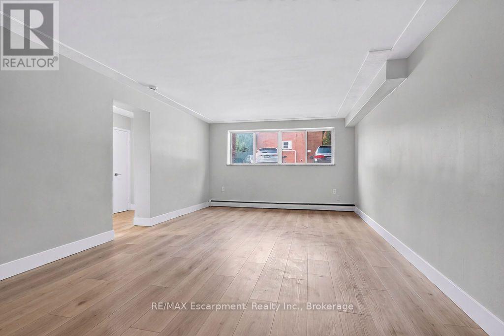 103 - 2393 New Street Property Photo 16