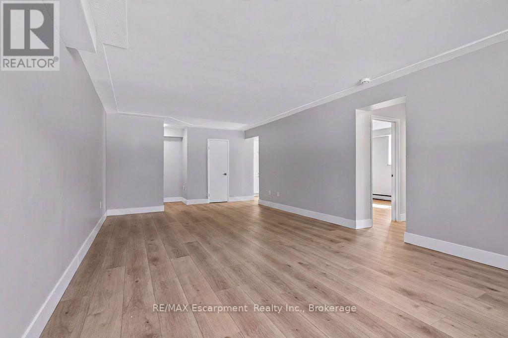 103 - 2393 New Street Property Photo 17