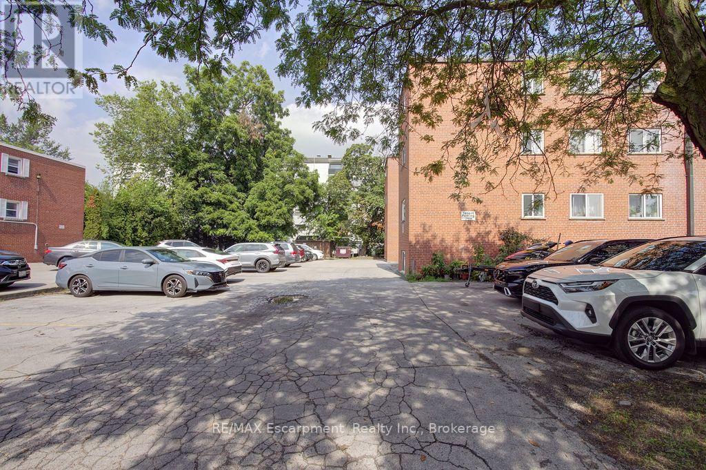 103 - 2393 New Street Property Photo 20