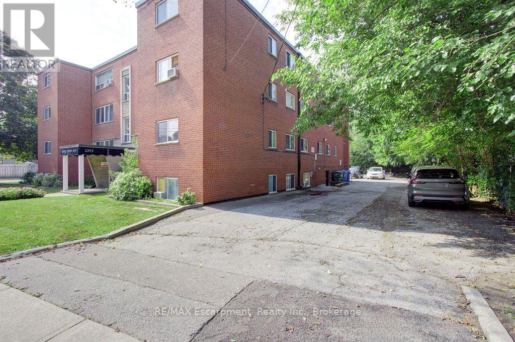 103 - 2393 New Street Property Photo 21