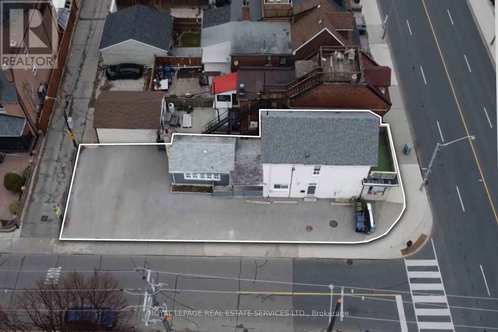 1160 Dufferin Street Property Photo 2