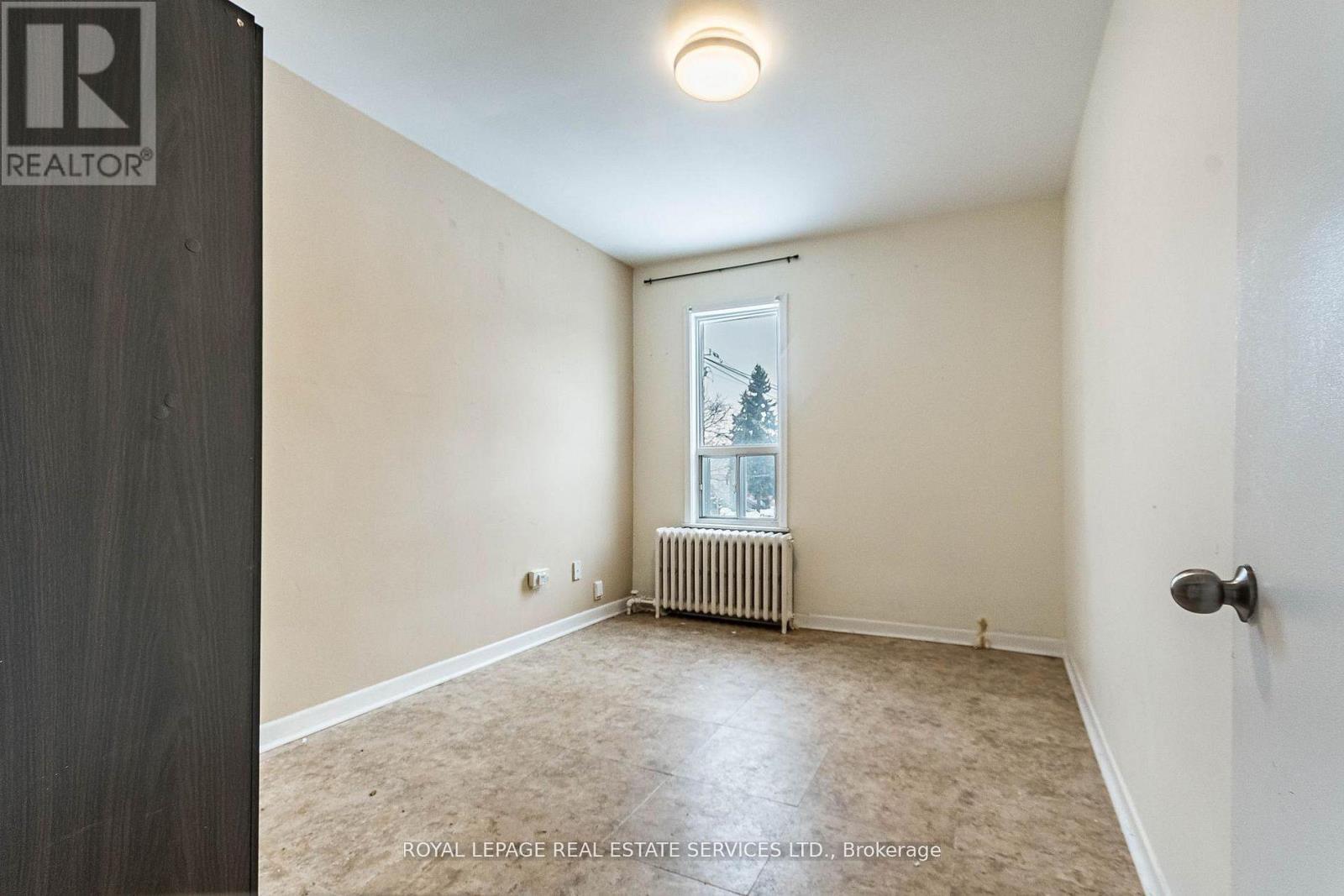 1160 Dufferin Street Property Photo 8