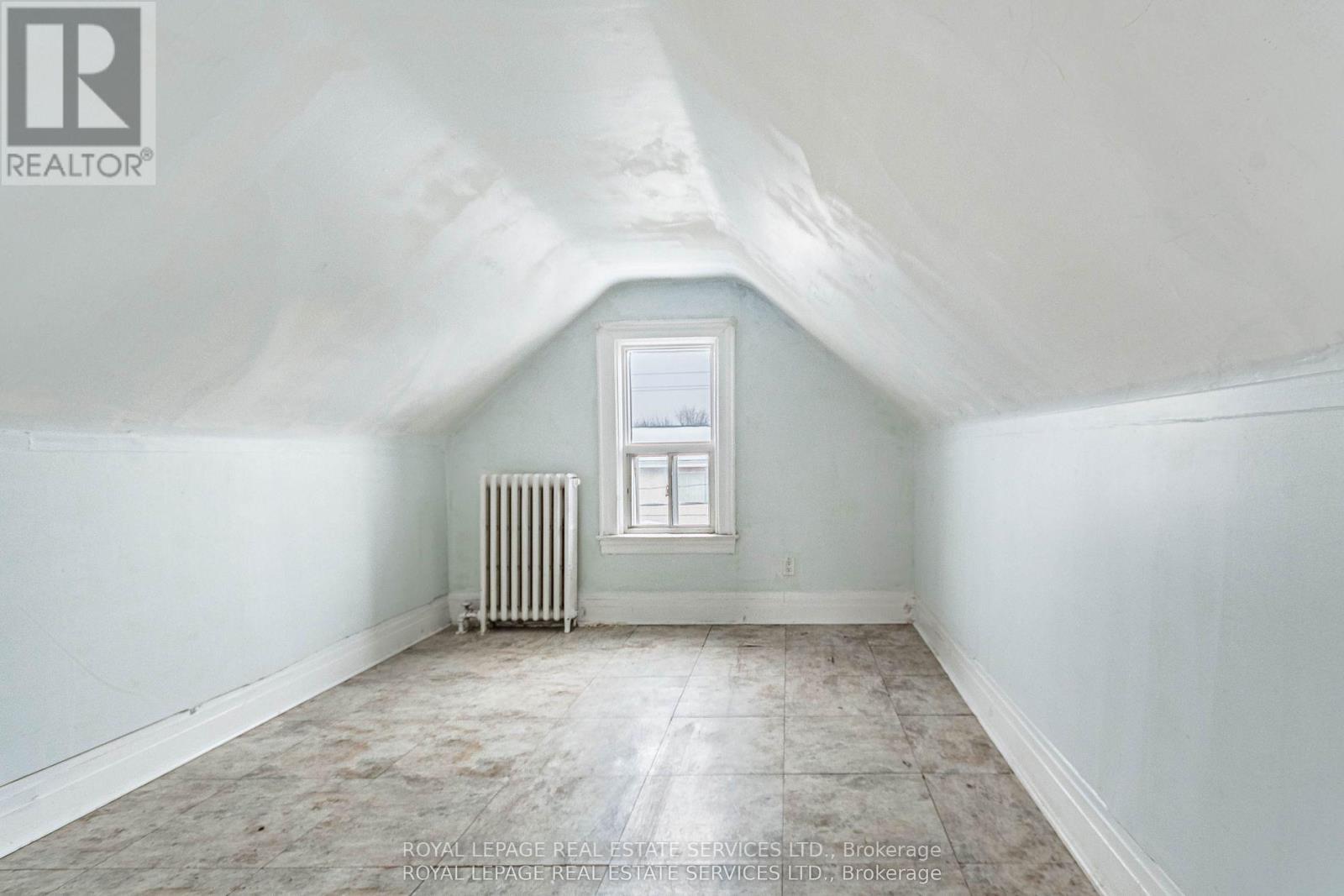 1160 Dufferin Street Property Photo 11