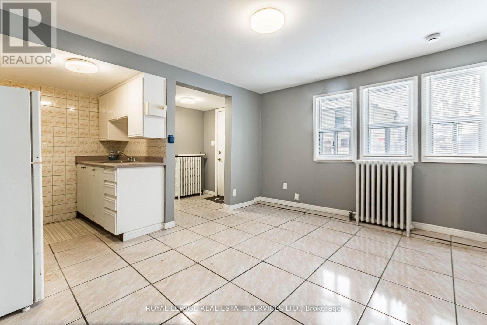 1160 Dufferin Street Property Photo 14