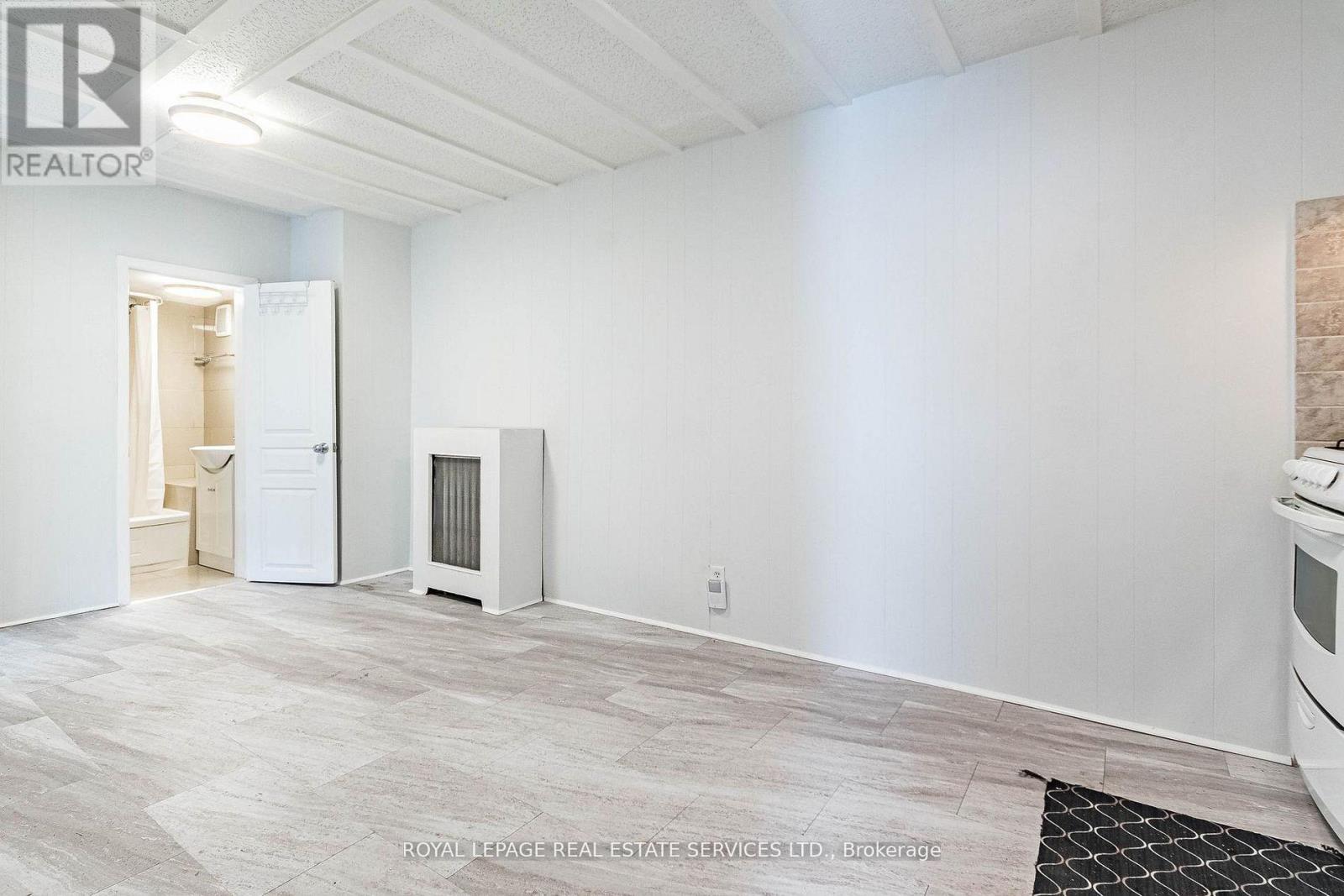 1160 Dufferin Street Property Photo 21