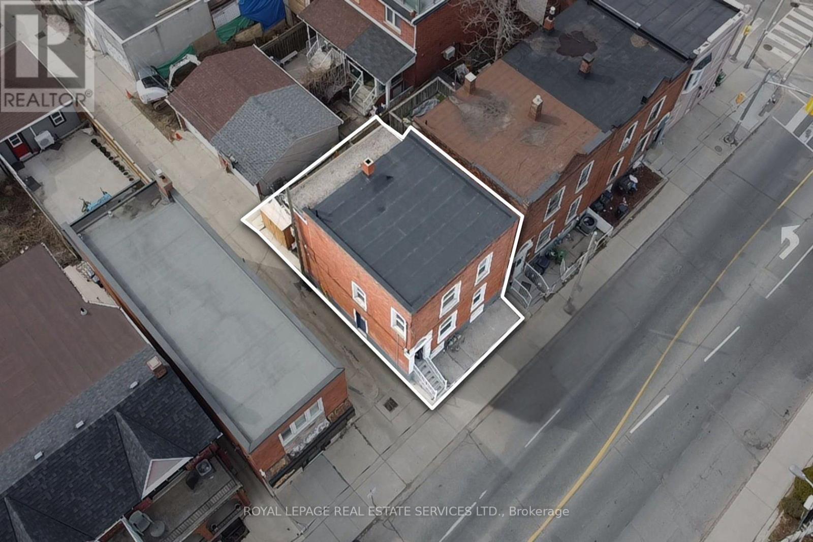 740 LANSDOWNE AVENUE Property Photo 1