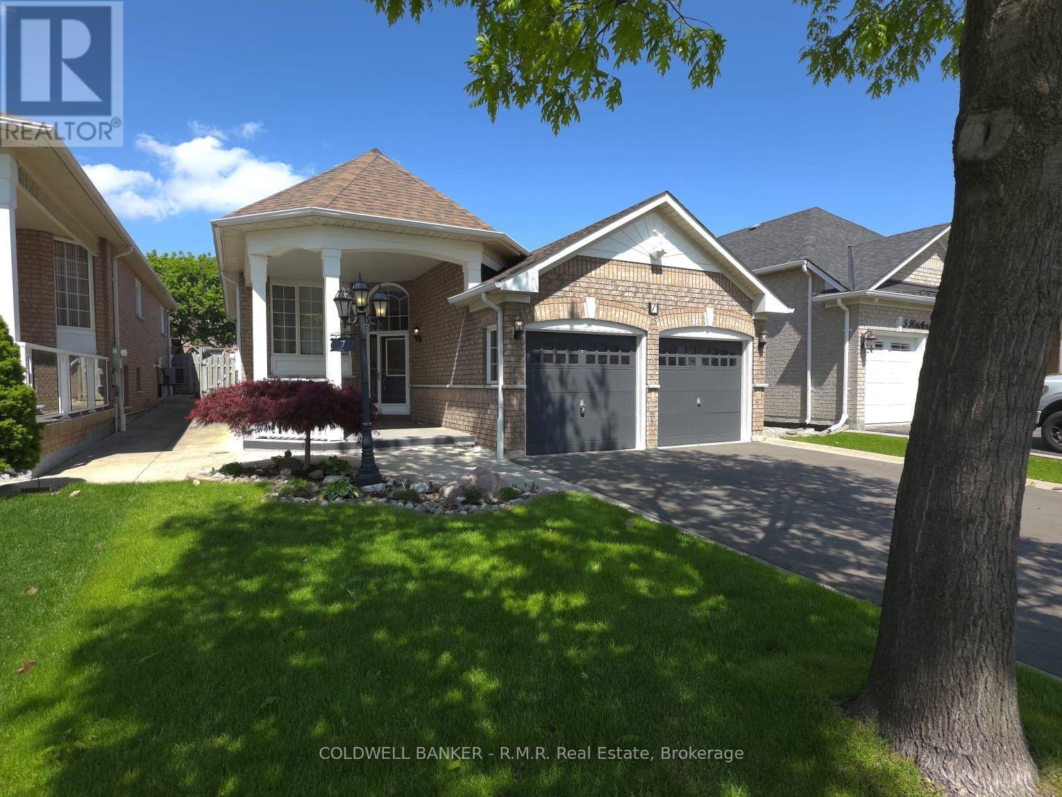 7 Fletchers Creek Boulevard Property Photo 1