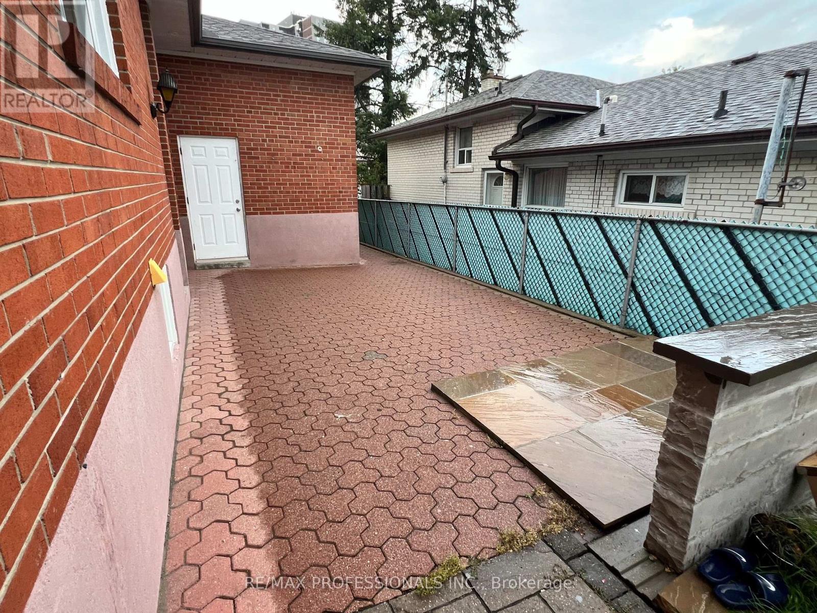 30 Lemonwood Drive Property Photo 2