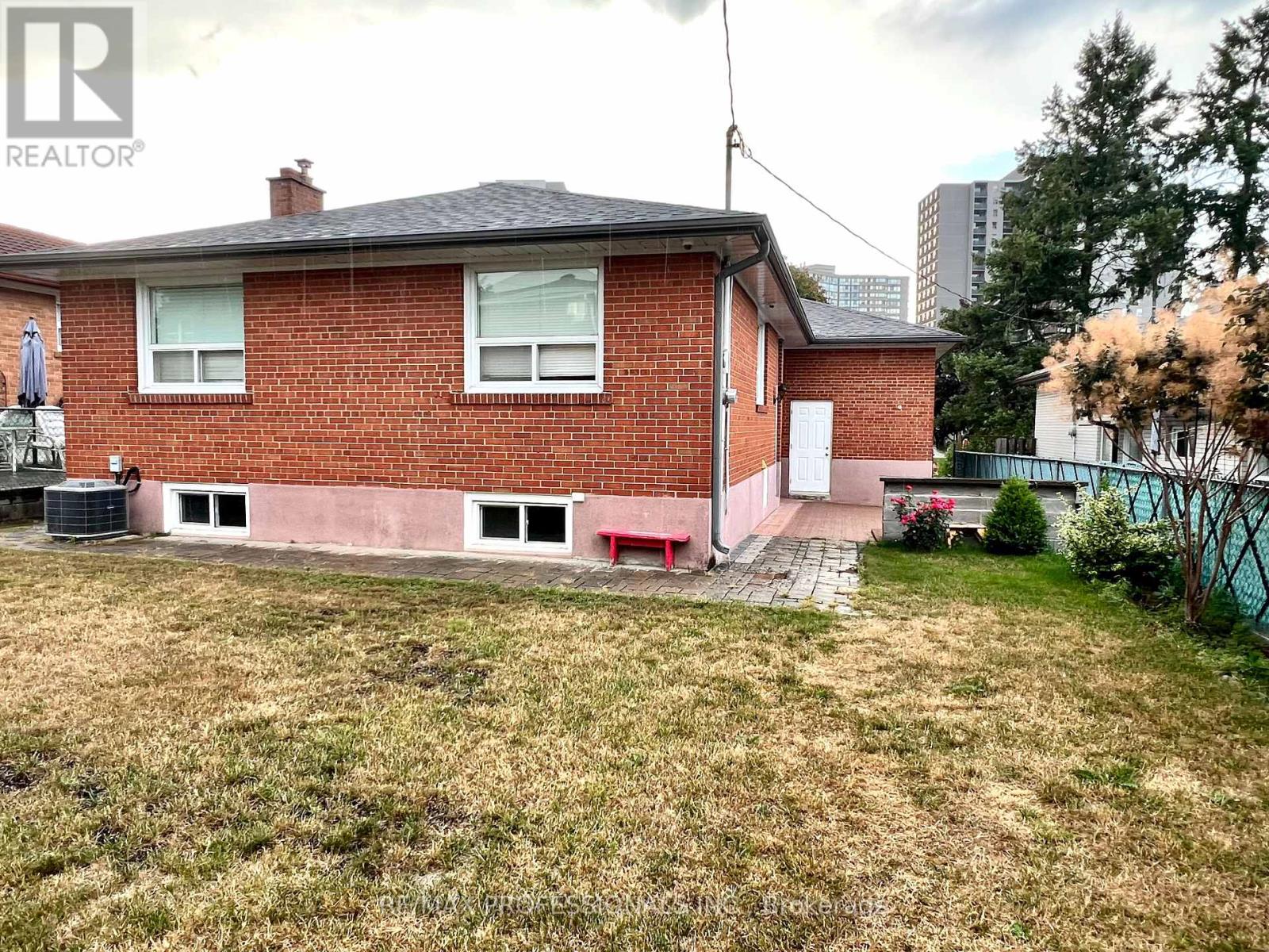 30 Lemonwood Drive Property Photo 4