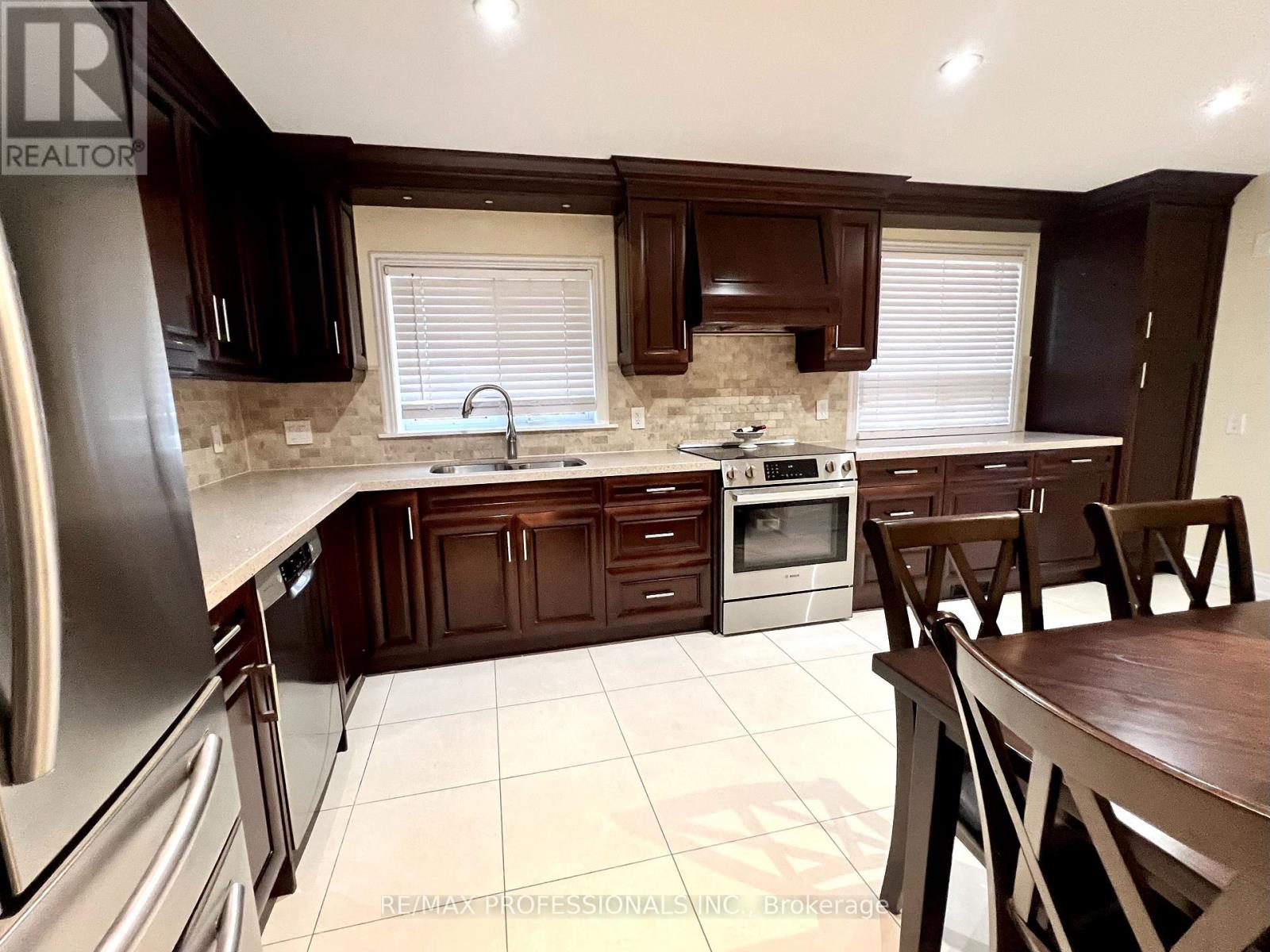 30 Lemonwood Drive Property Photo 9