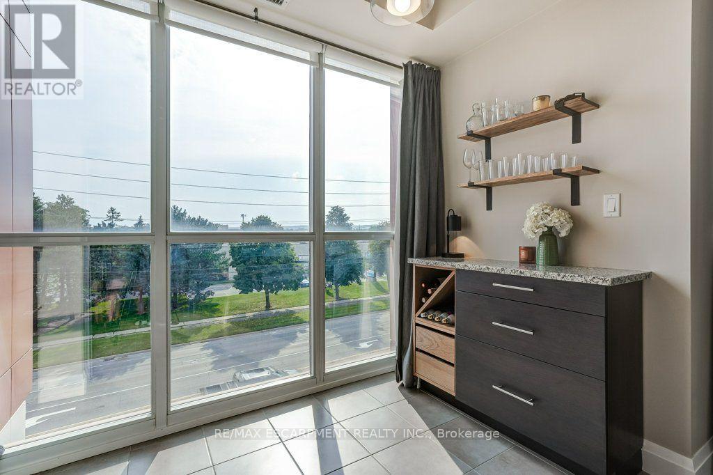 410 - 5001 Corporate Drive Property Photo 3