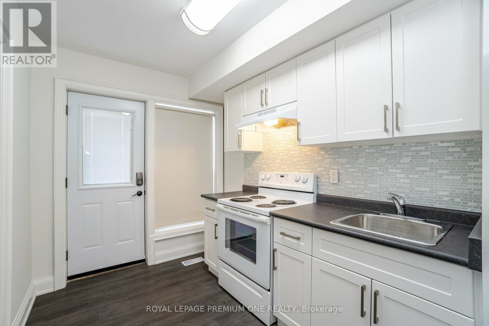 49 Gulfstream Road E Property Photo 11